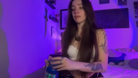 Hannah Taylor online show from 23, 2, 2026