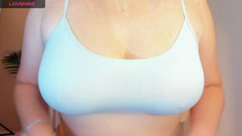 Snapshot of hannamiller_1 chatting on 3, 7, 2026 Hanna Miller online show from 3, 7, 2026