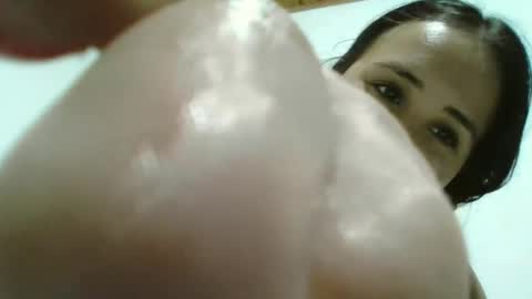 Snapshot of hanny_kail chatting on 19, 12, 2025 hanny online show from 19, 12, 2025