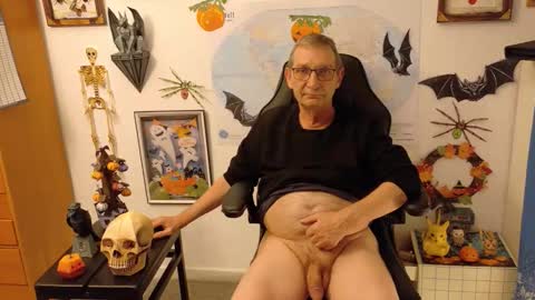 Snapshot of hansi63 chatting on 22, 10, 2025 charly online show from 22, 10, 2025