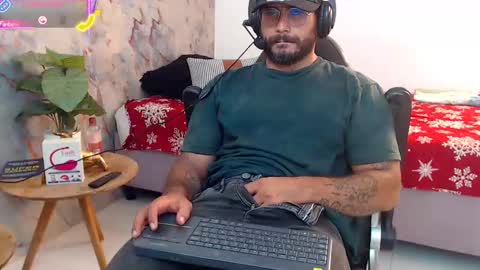 Snapshot of hanz_col chatting on 9, 10, 2025 hanz_col online show from 9, 10, 2025