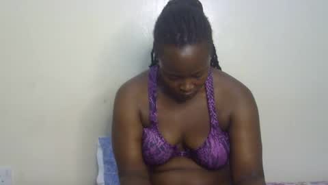 Snapshot of happy_darling chatting on 12, 10, 2025 happy online show from 12, 10, 2025