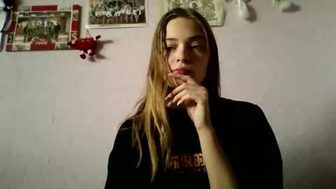 happyemily  online show from 10, 11, 2025