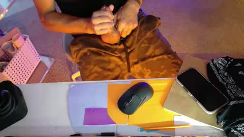 Snapshot of happyendingstory chatting on 13, 11, 2025 Josh Hamilton online show from 13, 11, 2025