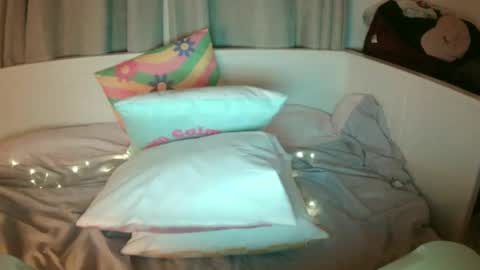 Snapshot of happyhappy2306 chatting on 19, 12, 2024 L online show from 19, 12, 2024