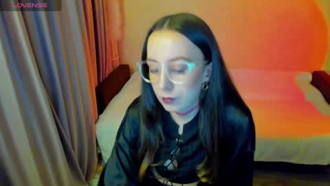 Stephanie online show from 4, 4, 2026