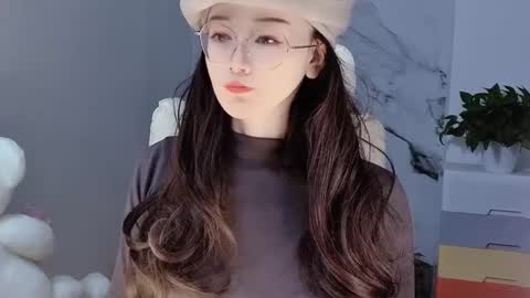 Snapshot of happysweetie168 chatting on 16, 12, 2024 Daisy online show from 16, 12, 2024