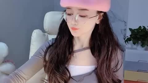 Snapshot of happysweetie168 chatting on 20, 12, 2024 Daisy online show from 20, 12, 2024