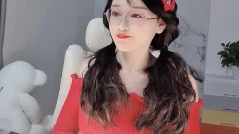 Snapshot of happysweetie168 chatting on 10, 2, 2025 Daisy online show from 10, 2, 2025