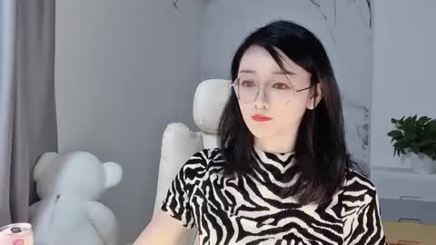 Snapshot of happysweetie168 chatting on 3, 3, 2025 Daisy online show from 3, 3, 2025