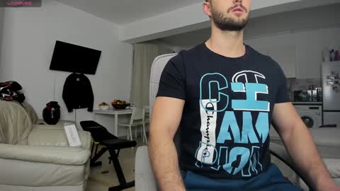 Snapshot of hard_chriss chatting on 9, 12, 2024 Hard Cock online show from 9, 12, 2024