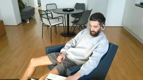 Snapshot of hard_out_here chatting on 18, 4, 2026 Chris online show from 18, 4, 2026