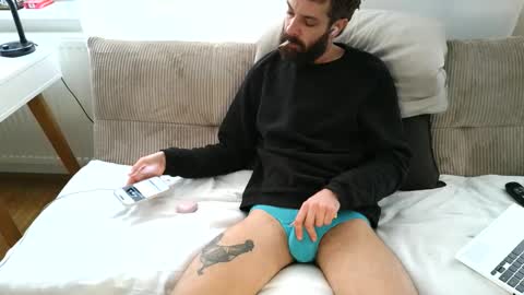 Snapshot of hard_out_here chatting on 26, 4, 2026 Chris online show from 26, 4, 2026