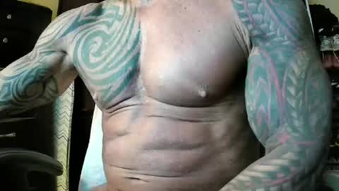 Snapshot of hardbody205a chatting on 12, 5, 2026 hardbody205a online show from 12, 5, 2026