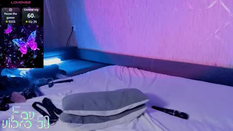 Mia online show from 11, 11, 2025