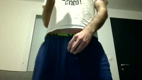 Snapshot of hardmika chatting on 12, 3, 2025 Mika online show from 12, 3, 2025