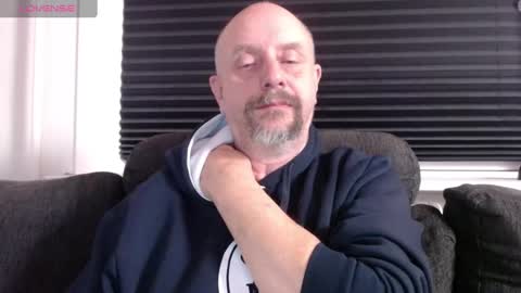 Snapshot of hardmrlazy chatting on 4, 12, 2024 MrLazy online show from 4, 12, 2024
