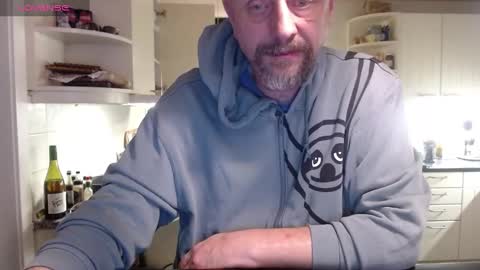 Snapshot of hardmrlazy chatting on 9, 12, 2024 MrLazy online show from 9, 12, 2024