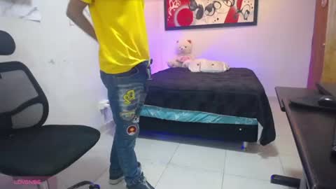 Snapshot of hardsexlove08 chatting on 25, 6, 2026 Andres Dean online show from 25, 6, 2026
