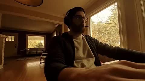 Tom online show from 31, 10, 2025