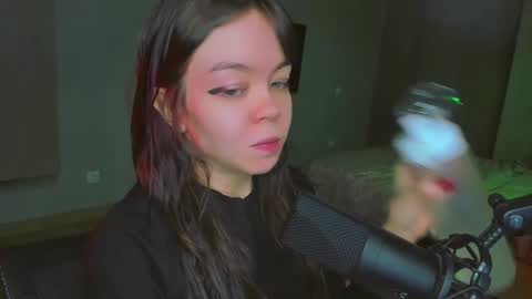 Miss Hari online show from 13, 2, 2025