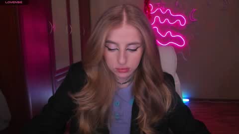 Snapshot of harley_kimm chatting on 25, 12, 2024 Julia online show from 25, 12, 2024