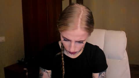 Snapshot of harley_kimm chatting on 3, 11, 2025 Julia online show from 3, 11, 2025