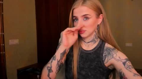 Snapshot of harley_kimm chatting on 8, 11, 2025 Julia online show from 8, 11, 2025