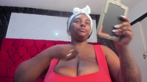 Snapshot of harleyevaans chatting on 13, 1, 2025 Harley Evaans online show from 13, 1, 2025