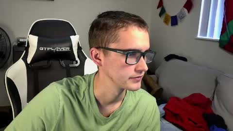 Snapshot of harlows_room chatting on 25, 4, 2026 HarlowJerks online show from 25, 4, 2026