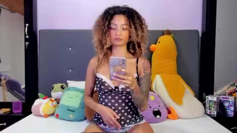 Snapshot of harmonyy_hill chatting on 21, 6, 2026 Harmony Hill online show from 21, 6, 2026