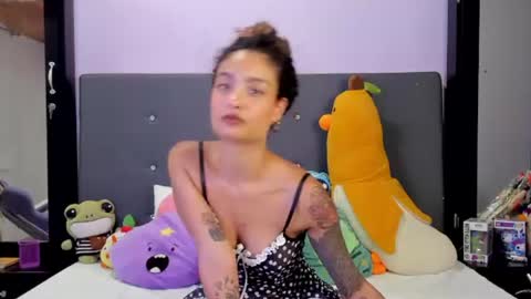 Snapshot of harmonyy_hill chatting on 6, 7, 2026 Harmony Hill online show from 6, 7, 2026