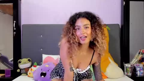 Snapshot of harmonyy_hill chatting on 10, 7, 2026 Harmony Hill online show from 10, 7, 2026
