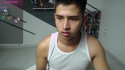 Snapshot of harold_18_ chatting on 19, 12, 2024 harold_18_ online show from 19, 12, 2024