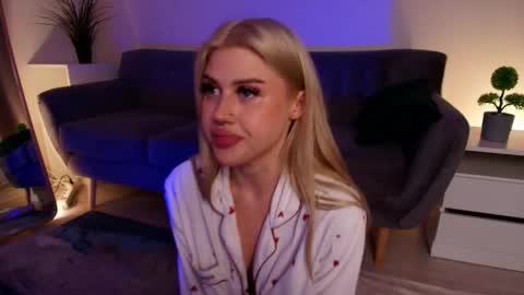 Its KIra hello HUSH is here online show from 21, 9, 2025