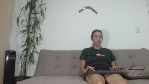 Snapshot of harrycum4you chatting on 20, 4, 2026 hannaandharri online show from 20, 4, 2026