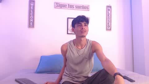 Snapshot of harrythomson1 chatting on 3, 1, 2025 harry thomson online show from 3, 1, 2025