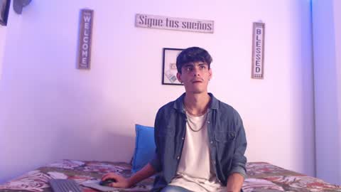 Snapshot of harrythomson1 chatting on 17, 1, 2025 harry thomson online show from 17, 1, 2025