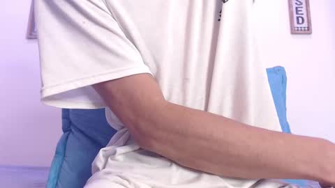 Snapshot of harrythomson1 chatting on 22, 2, 2025 harry thomson online show from 22, 2, 2025