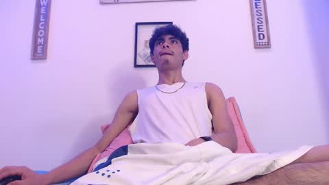 Snapshot of harrythomson1 chatting on 4, 3, 2025 harry thomson online show from 4, 3, 2025