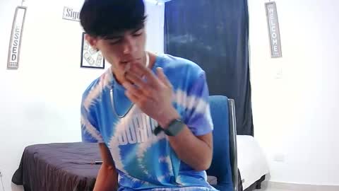 Snapshot of harrythomson1 chatting on 6, 11, 2025 harry thomson online show from 6, 11, 2025