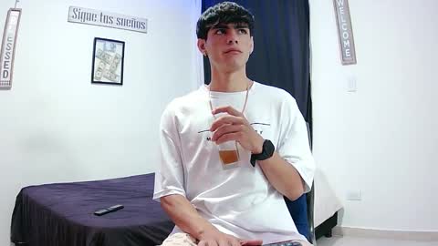 Snapshot of harrythomson1 chatting on 18, 11, 2025 harry thomson online show from 18, 11, 2025