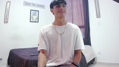 Snapshot of harrythomson1 chatting on 26, 11, 2025 harry thomson online show from 26, 11, 2025