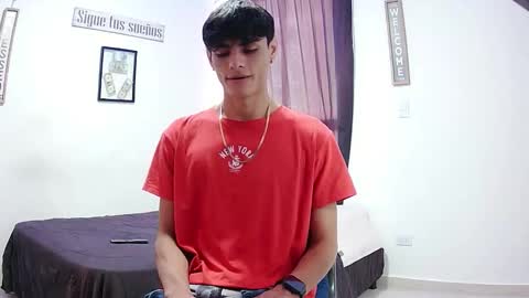 Snapshot of harrythomson1 chatting on 3, 12, 2025 harry thomson online show from 3, 12, 2025