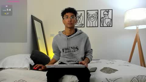 Snapshot of harrytwink18 chatting on 13, 1, 2026 HARRY online show from 13, 1, 2026