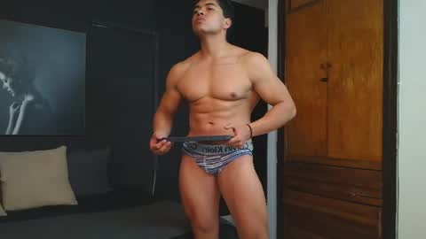 Snapshot of hat_guy01 chatting on 21, 7, 2026 hat_guy01 online show from 21, 7, 2026
