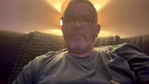 Snapshot of hawks2113 chatting on 4, 4, 2026 hawks2113 online show from 4, 4, 2026