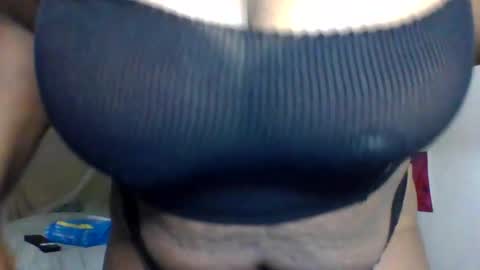 Snapshot of hawtchoc37 chatting on 19, 11, 2025 hawtchoc37 online show from 19, 11, 2025