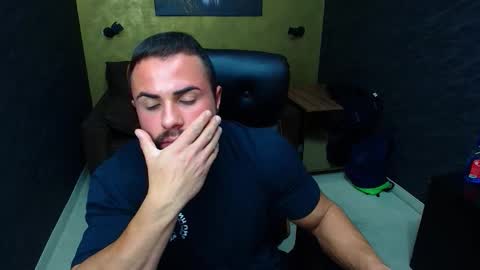 Snapshot of hayeswood chatting on 16, 10, 2025 HayesWood online show from 16, 10, 2025