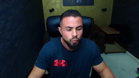 Snapshot of hayeswood chatting on 19, 10, 2025 HayesWood online show from 19, 10, 2025